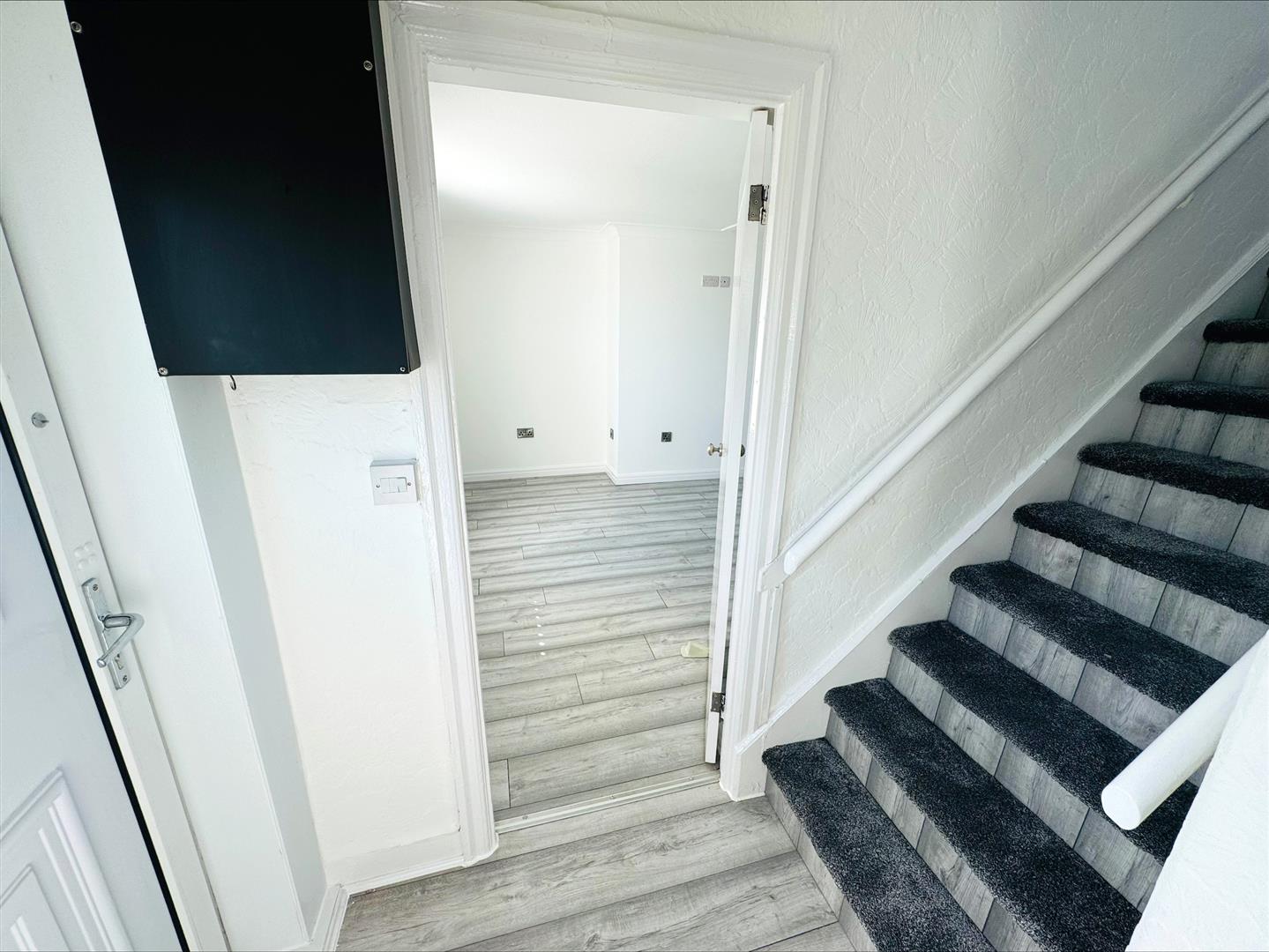 Graigwen, Llwynhendy, Llanelli, SA14 9PB